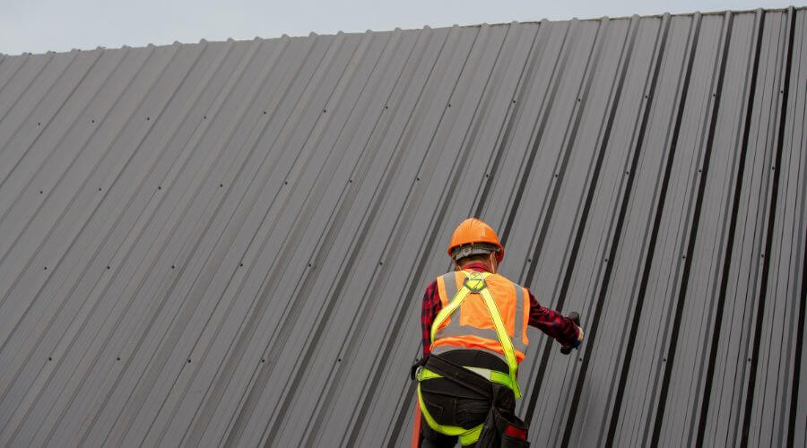 Professional gutter cleaning in Fairfax Station, VA